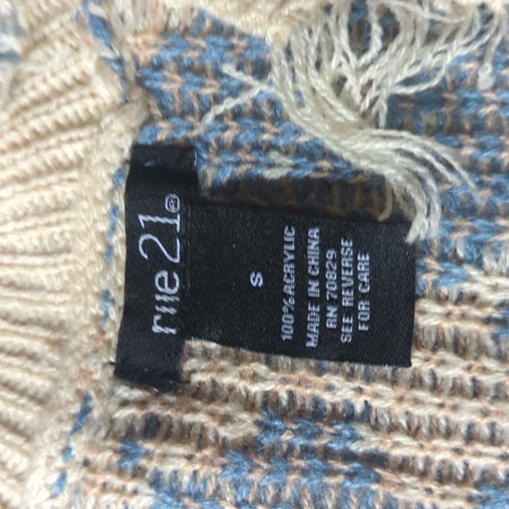 Sweater - Picture 2 of 3